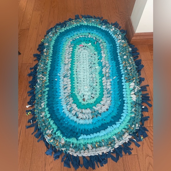 Hand made fabrics rug. Upcycled fabric - Picture 2 of 6